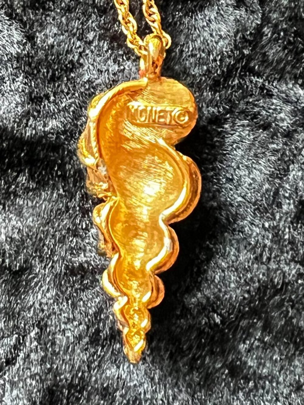 Vintage Monet Gold Tone Shell Pendant Necklace 24” Coastal Beach Mid Century - Picture 7 of 10